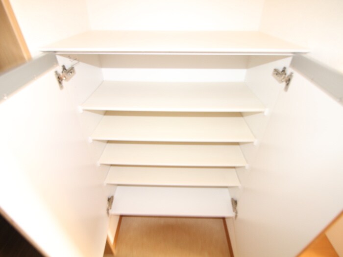 物件内観写真16　(靴箱)