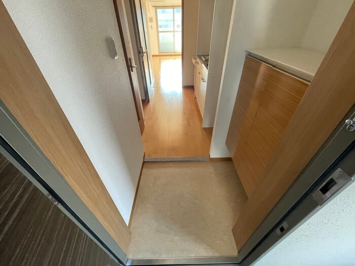 物件内観写真17　(玄関)
