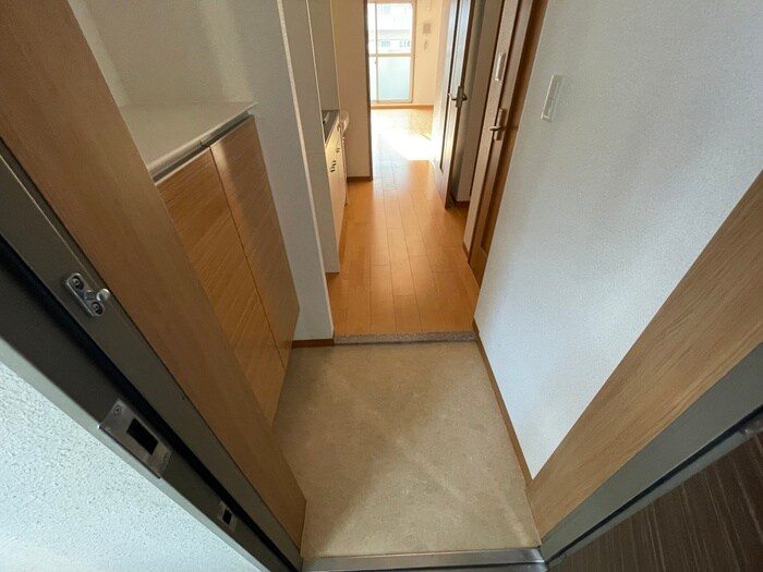 物件内観写真17　(玄関)