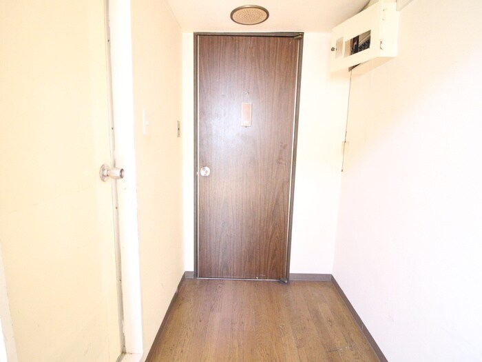 物件内観写真14　(玄関)