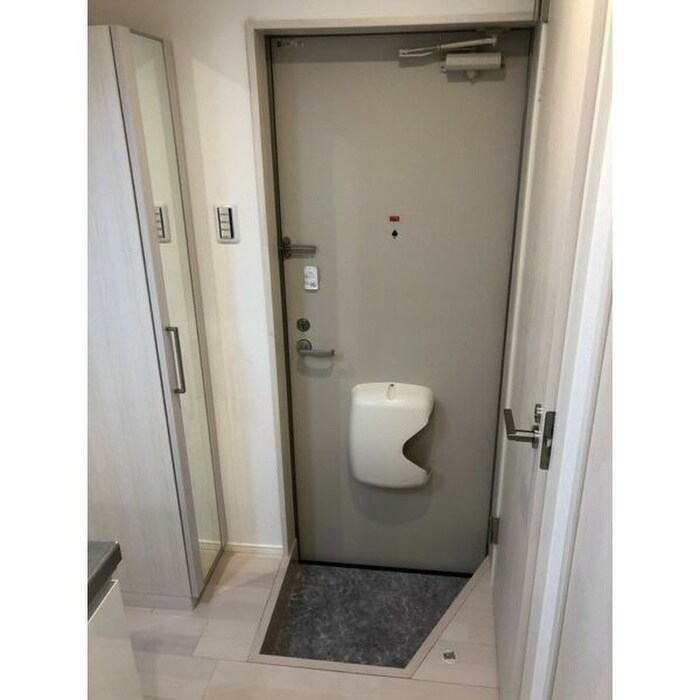 物件内観写真7　(玄関)