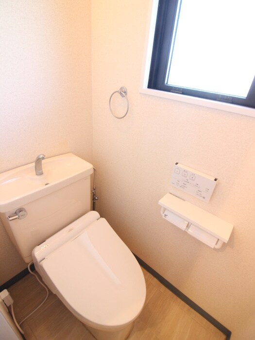 物件内観写真14　(トイレ)