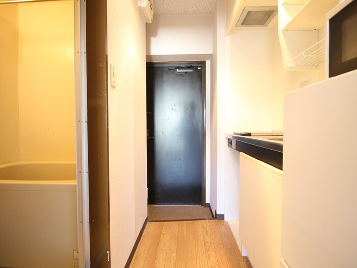 物件内観写真12　(廊下)