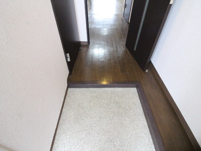 物件内観写真22　(玄関)