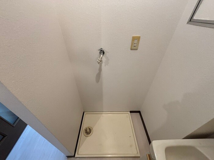 物件内観写真13　(洗濯機置場)