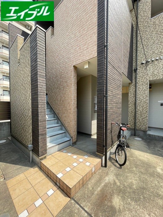 物件外観写真6　(駐輪場)