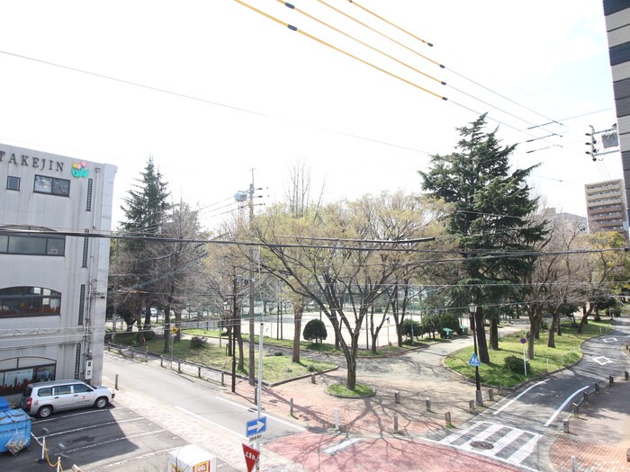 物件内観写真16　(室内からの展望)