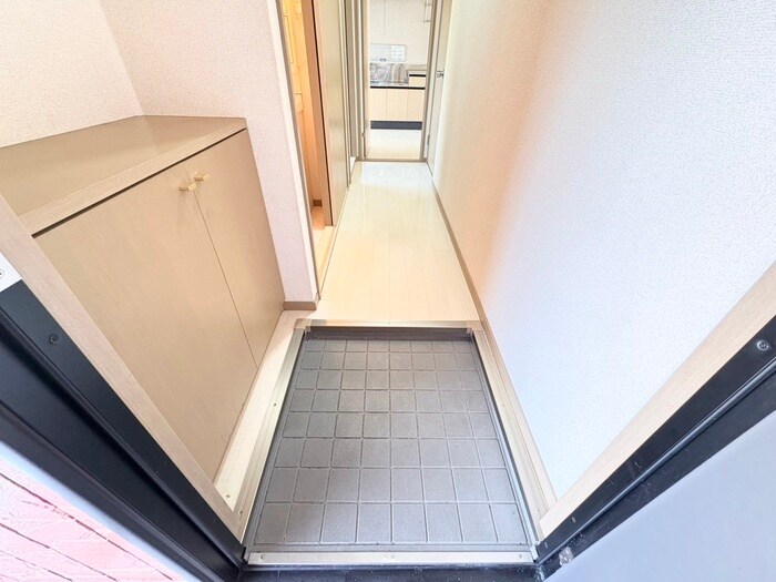 物件内観写真17　(玄関)