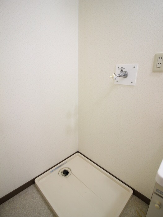 物件内観写真11　(洗濯機置場)