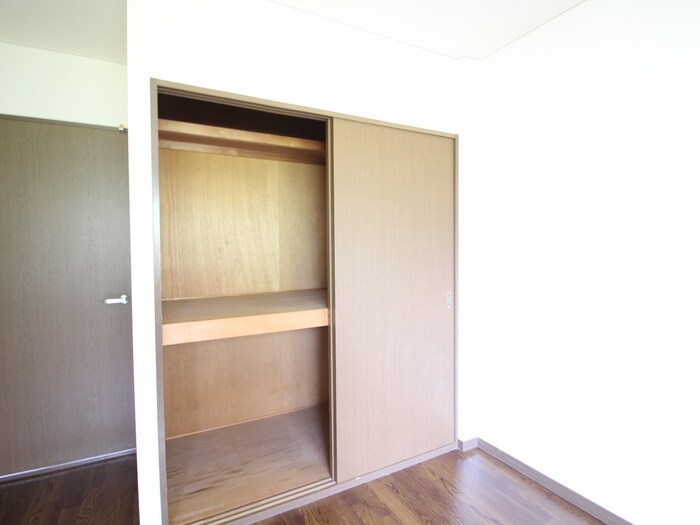 物件内観写真16　(収納)