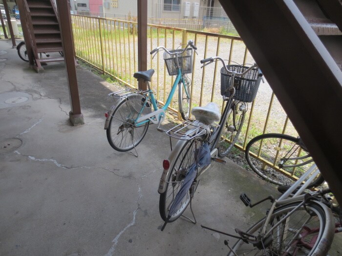 物件外観写真3　(駐輪場)
