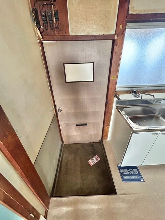 物件内観写真19　(玄関)