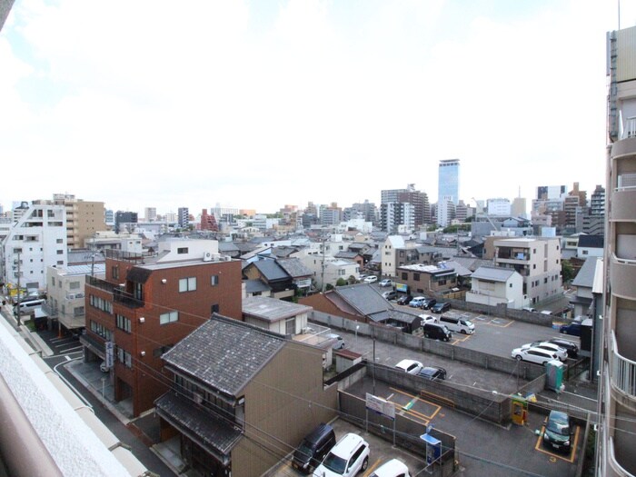 物件内観写真16　(室内からの展望)