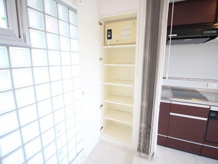 物件内観写真18　(靴箱)