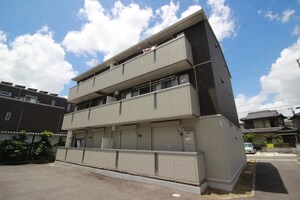 ラージ　フィールド外観写真