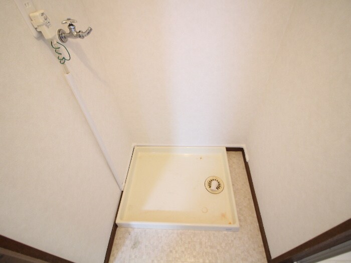 物件内観写真15　(洗濯機置場)