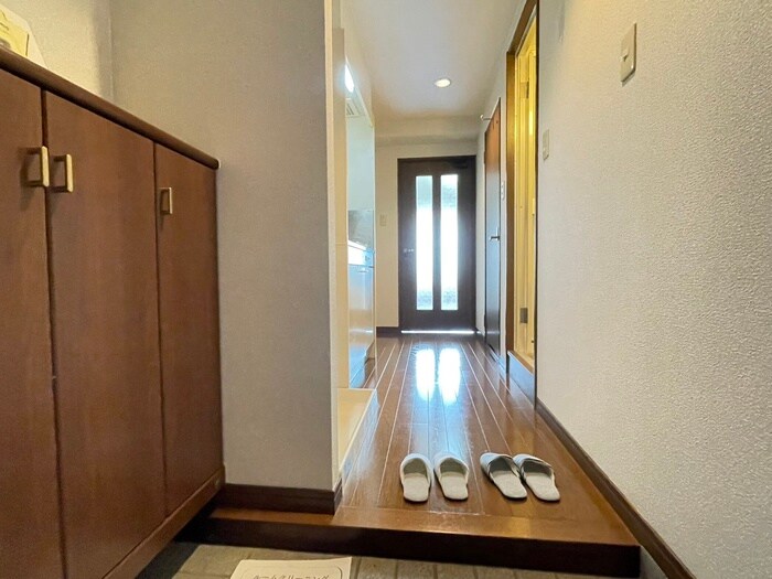 物件内観写真14　(玄関)