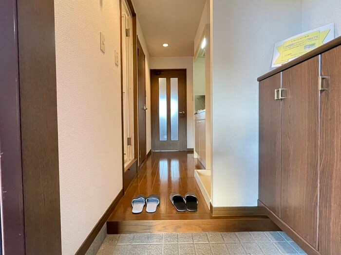 物件内観写真15　(玄関)