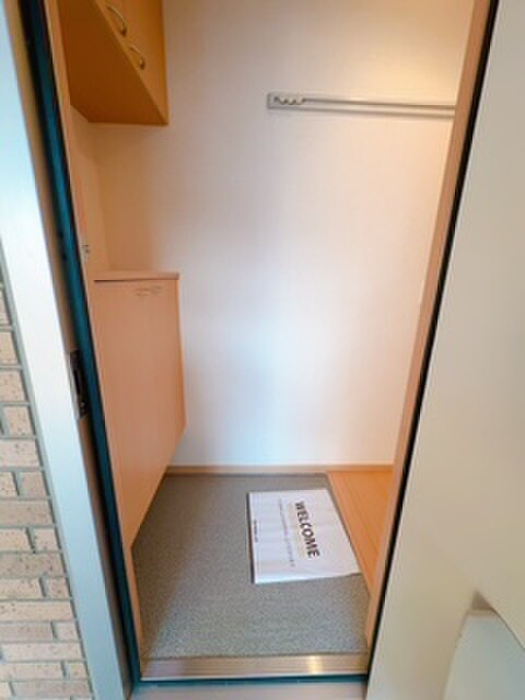 物件内観写真17　(玄関)