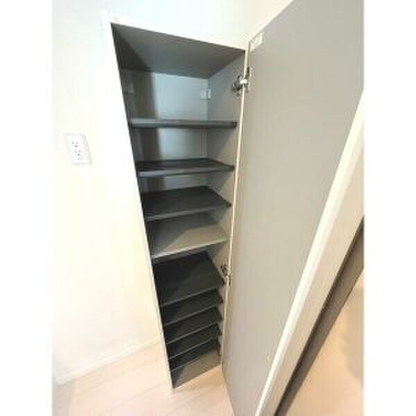 物件内観写真15　(靴箱)