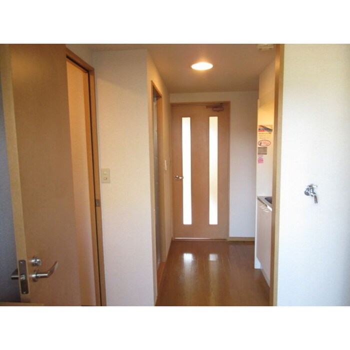 物件内観写真5　(廊下)