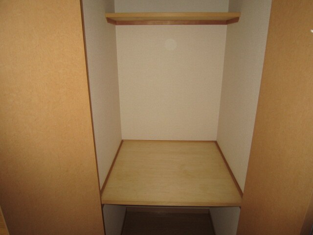 物件内観写真12　(収納)