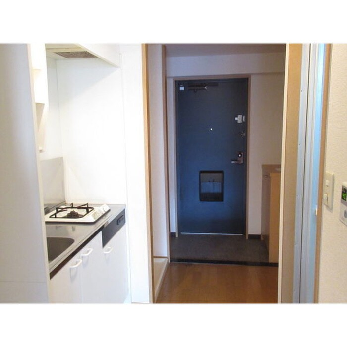 物件内観写真12　(玄関)