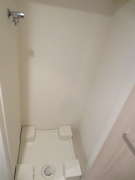 物件内観写真9　(洗濯機置場)