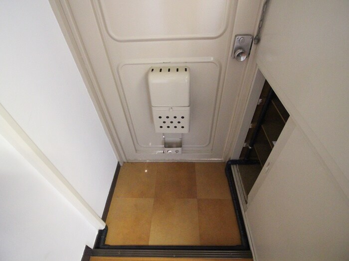 物件内観写真7　(玄関)