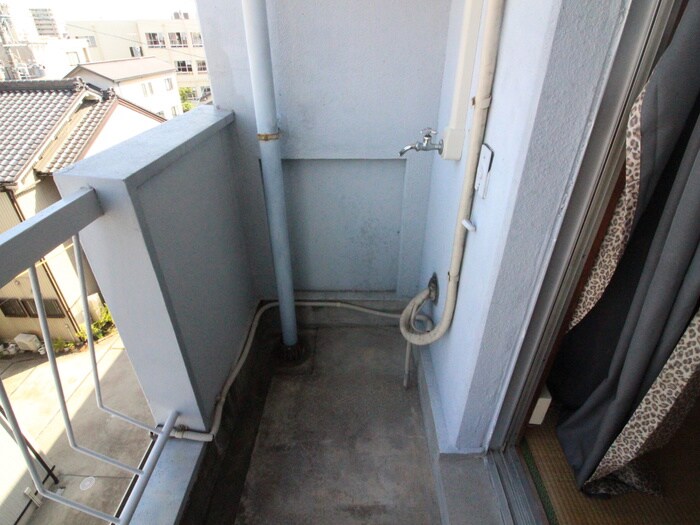 物件内観写真17　(洗濯機置場)