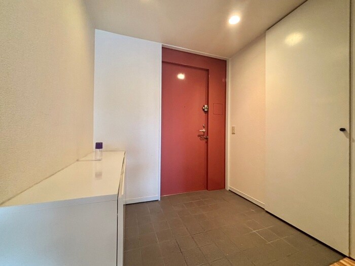 物件内観写真16　(玄関)