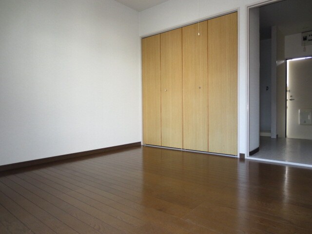 物件内観写真8　(居室)