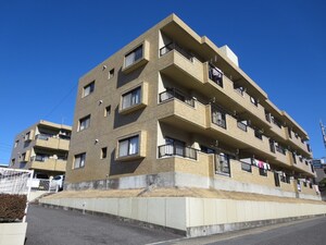 ラ・ファミーユⅠ外観写真