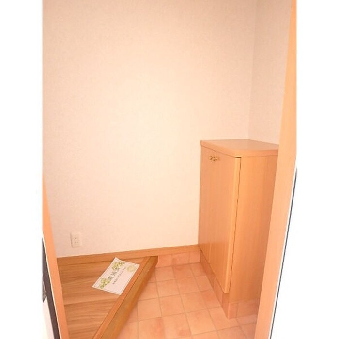 物件内観写真9　(玄関)