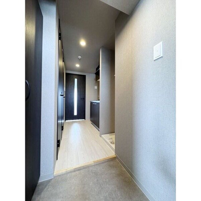 物件内観写真12　(玄関)