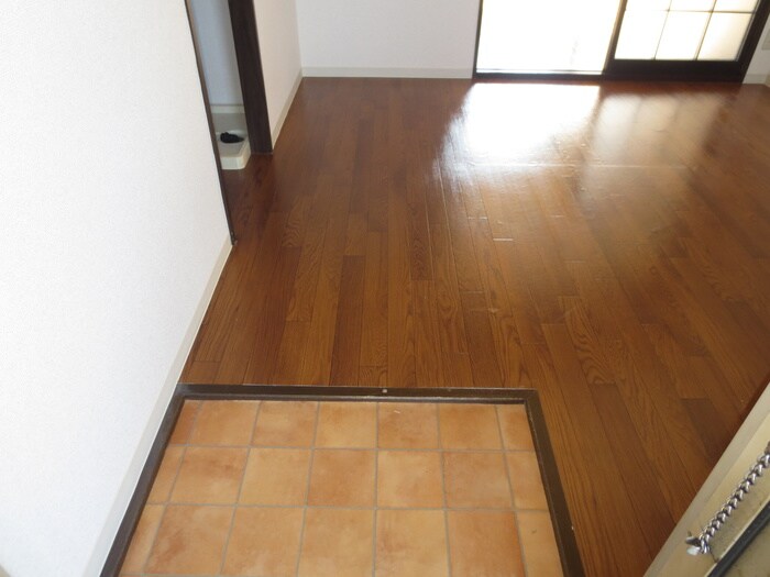 物件内観写真7　(玄関)