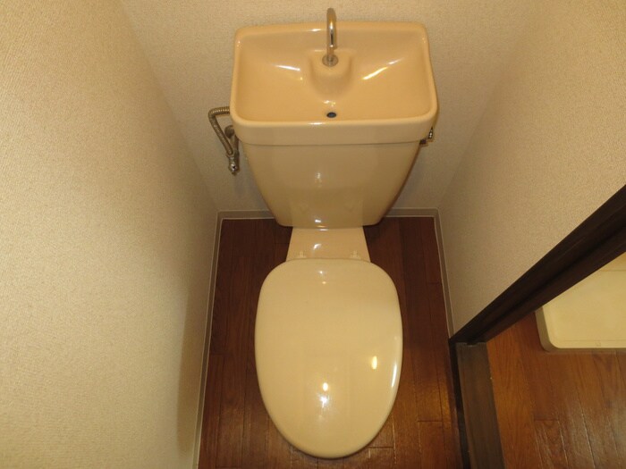 物件内観写真8　(トイレ)