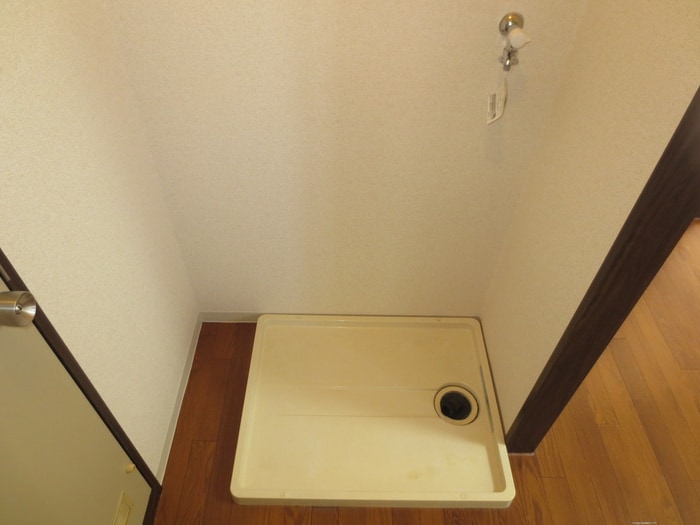 物件内観写真9　(洗濯機置場)