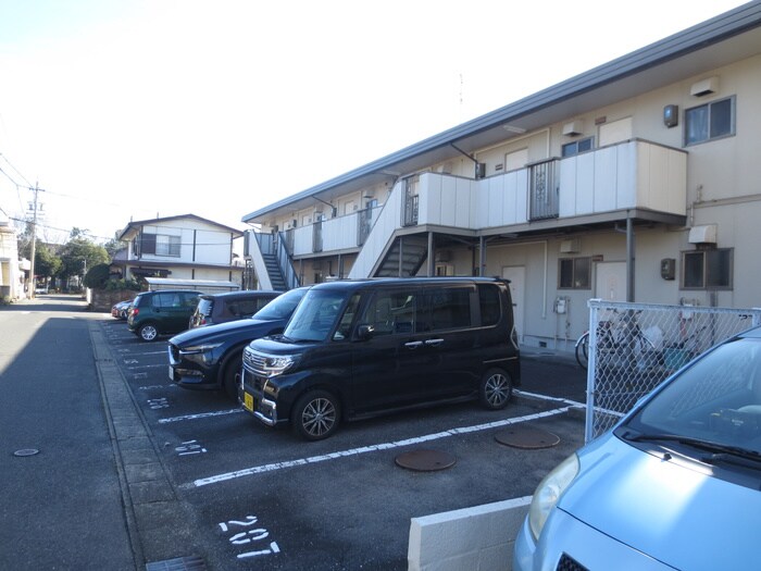 物件外観写真5　(駐車場)