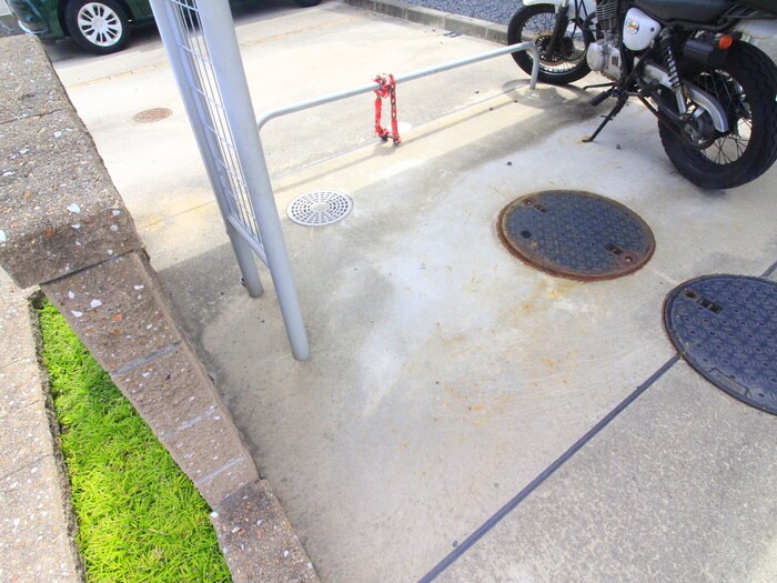 物件外観写真5　(駐輪場)