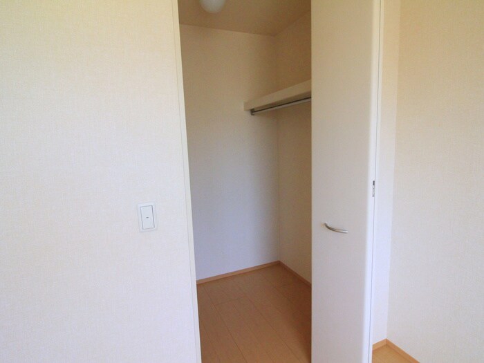 物件内観写真15　(収納)