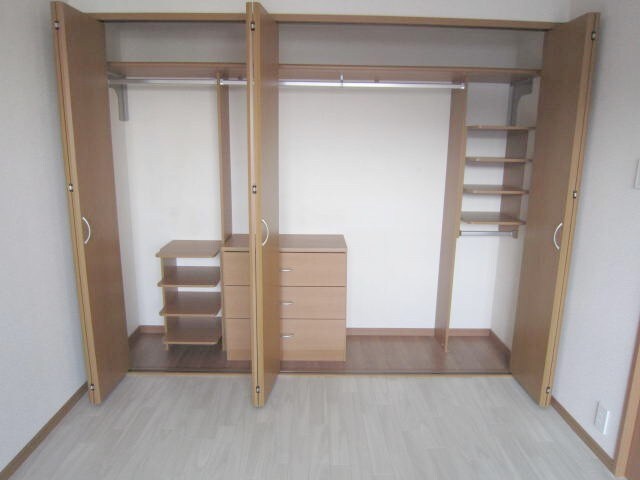 物件内観写真9　(収納)