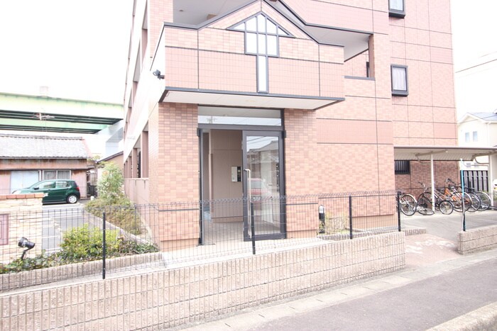 物件外観写真5　(エントランス部分)