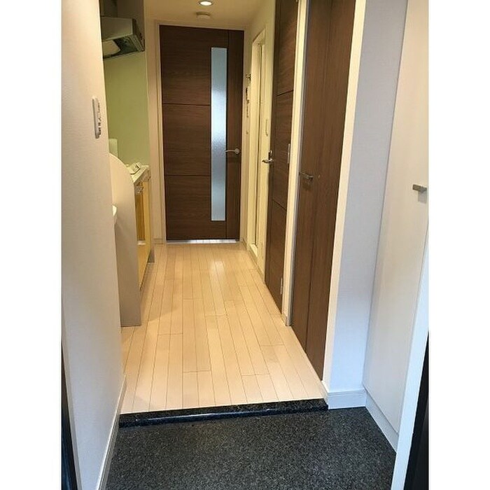 物件内観写真13　(廊下)