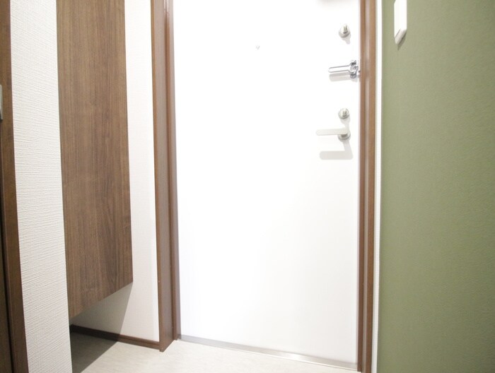 物件内観写真16　(玄関)