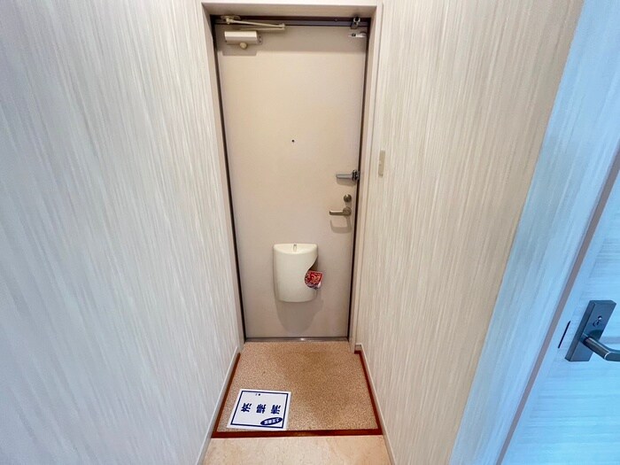 物件内観写真18　(玄関)