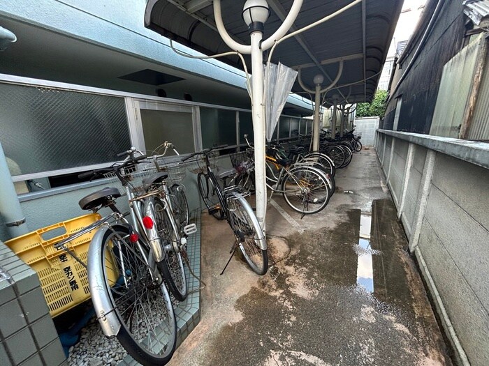 物件外観写真5　(駐輪場)