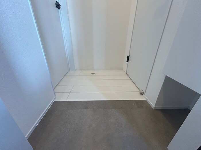 物件内観写真6　(玄関)