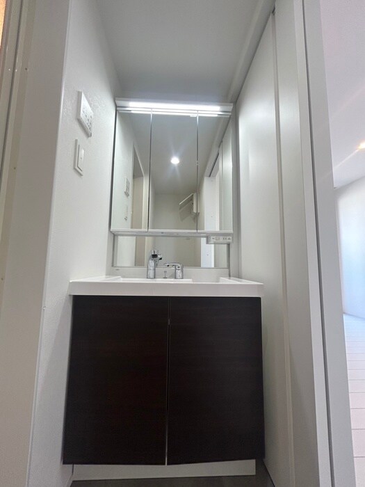 物件内観写真11　(洗面)