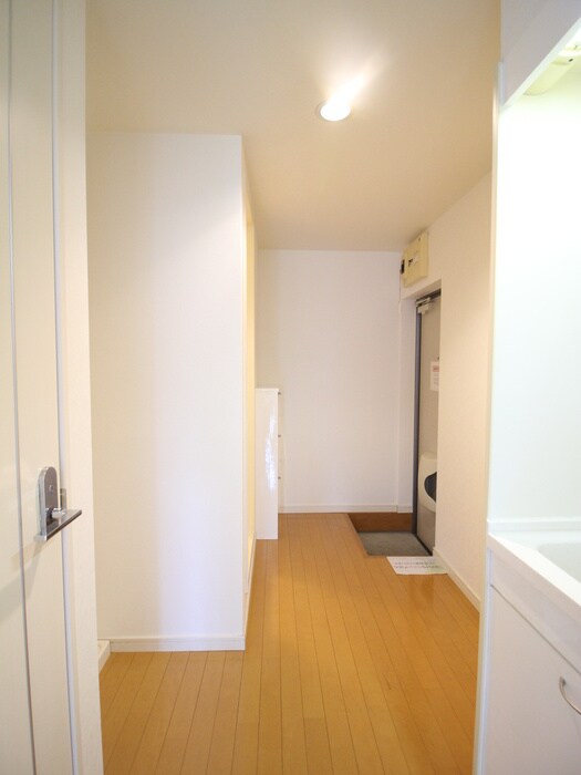 物件内観写真8　(廊下)